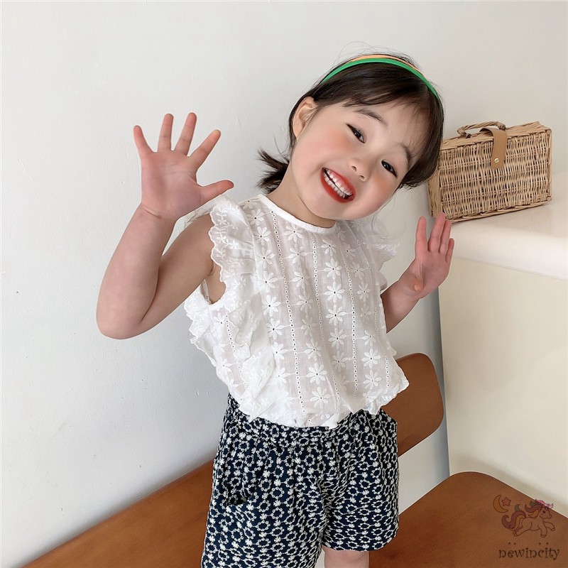 Set Áo Sát Nách Cổ Tròn Phối Ren Hoa + Quần Ngắn Cho Bé Gái