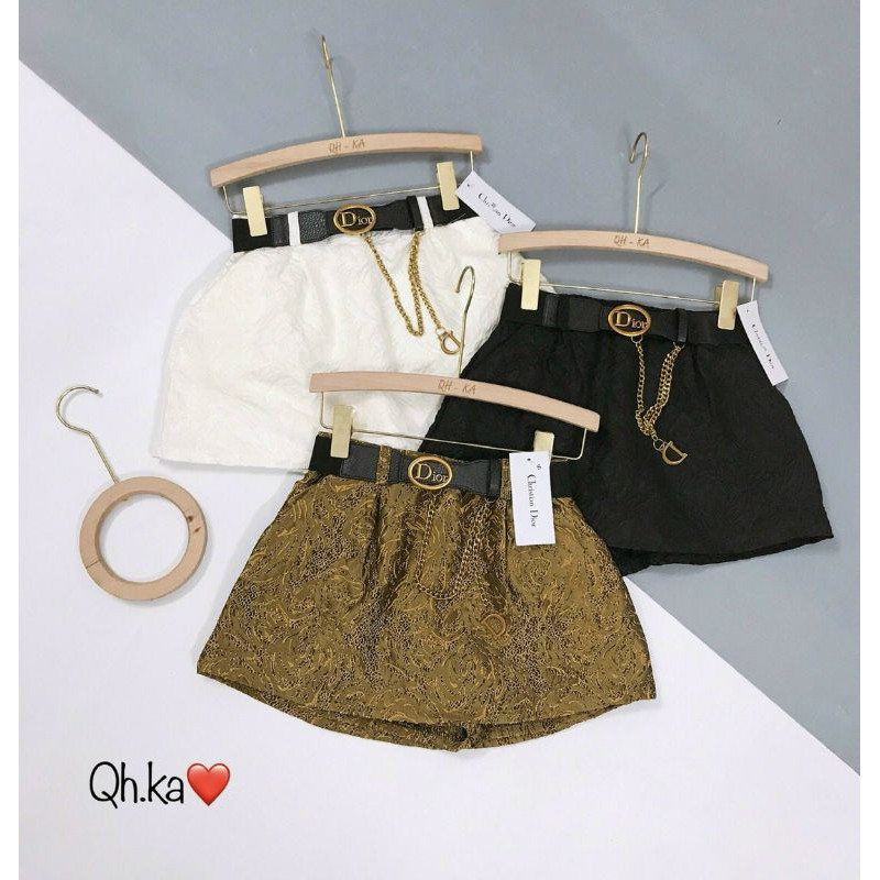 Quần váy hoa hồng đai chữ D xích