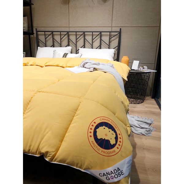Chăn lông vũ Canada Goose
