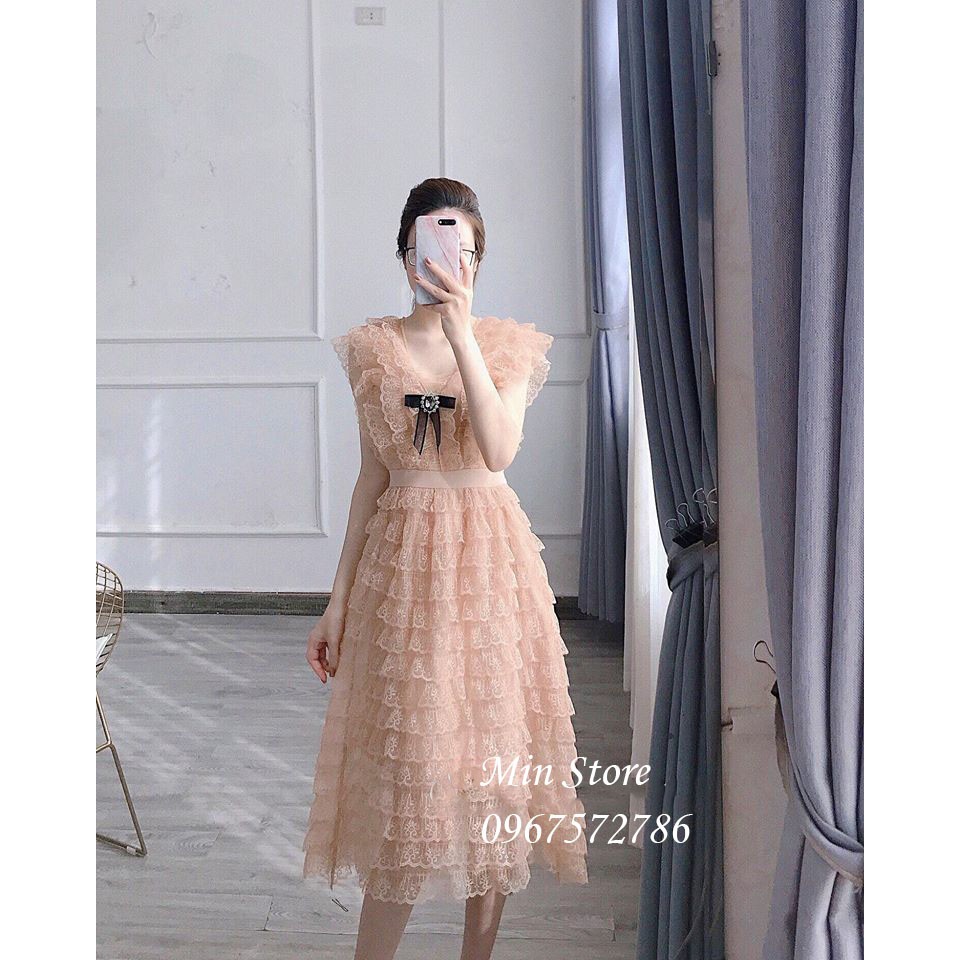 Váy ren tầng cổ V