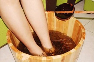 THUỐC NGÂM CHÂN NGƯỜI DAO ĐỎ