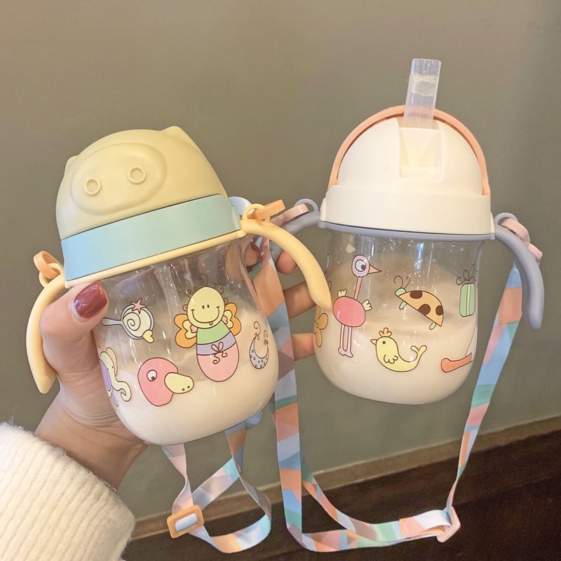 Bình uống nước cao cấp có ống hút chống sặc cho bé hình tai thỏ/ hình heo/ hình gấu/ hình sao có dây đeo dễ thương
