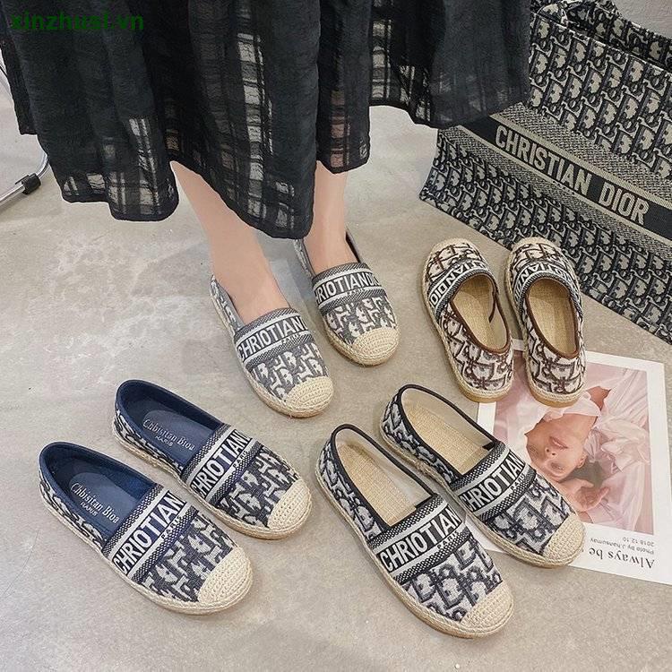 Giày lười vải lanh họa tiết chữ thời trang mùa hè