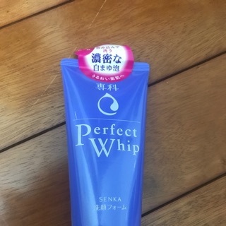 Sữa rửa mặt Perfect Whip Nhật Bản