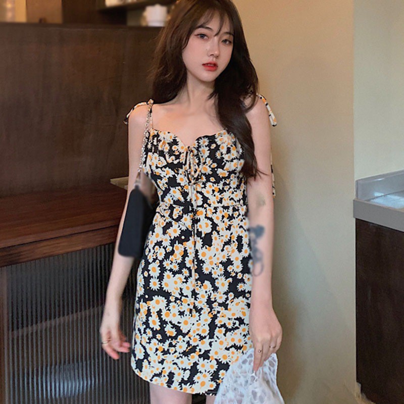 Đầm Hở Lưng Họa Tiết Hoa Cúc Quyến Rũ Dành Cho Nữ