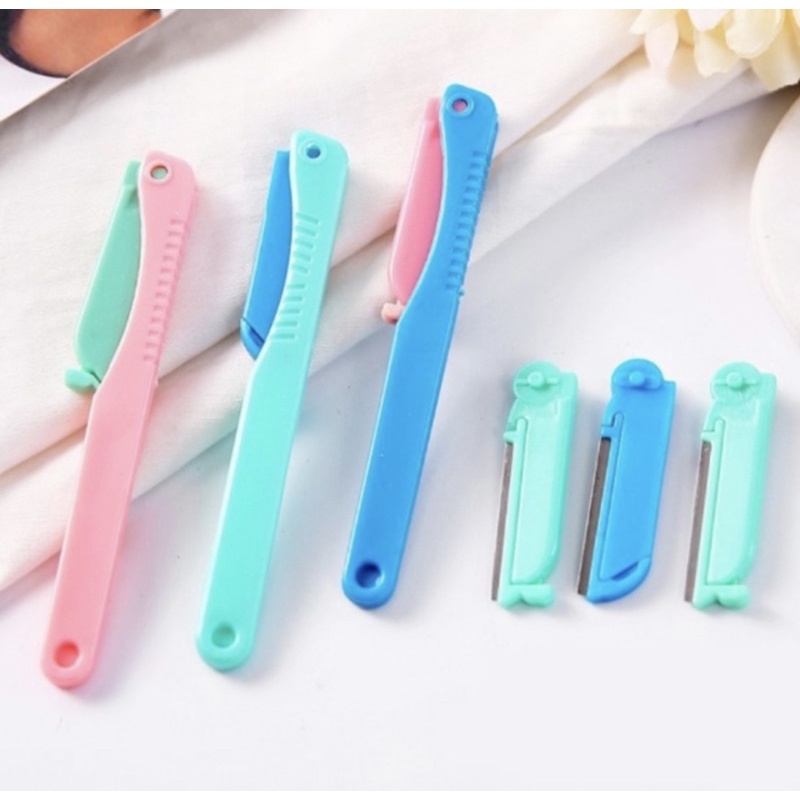 Dao tỉa lông mày