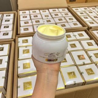 Kem body mềm nước hoa
