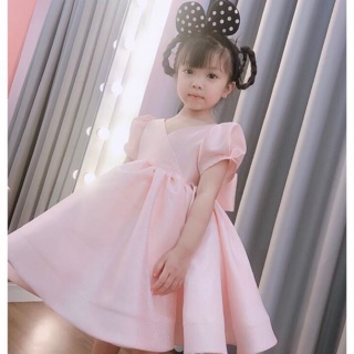 Quá sang quá xinh và quá chảnh các mẹ ơi. Nhanh tay hốt 1 e cho bé đi h -Váy công chúa PEEK-A-BOO bồng- vải tafta nhũ