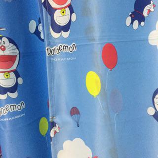 Đã nt cho shop từ lúc mình nhận đc hàng và đến giờ chưa có phản hồi. Lần đầu nhận hàng mình rất ưng ý về sản phẩm nên quyết định mua thêm 3 chiếc nữa. Nhưng lần nhận t2 này mình rất thất vọng. Vải mỏng, màu nhạt, đường may k bằng lần đầu giao, cùng số đo nhưng khi treo lên cái dài cái ngắn. Rèm bẩn