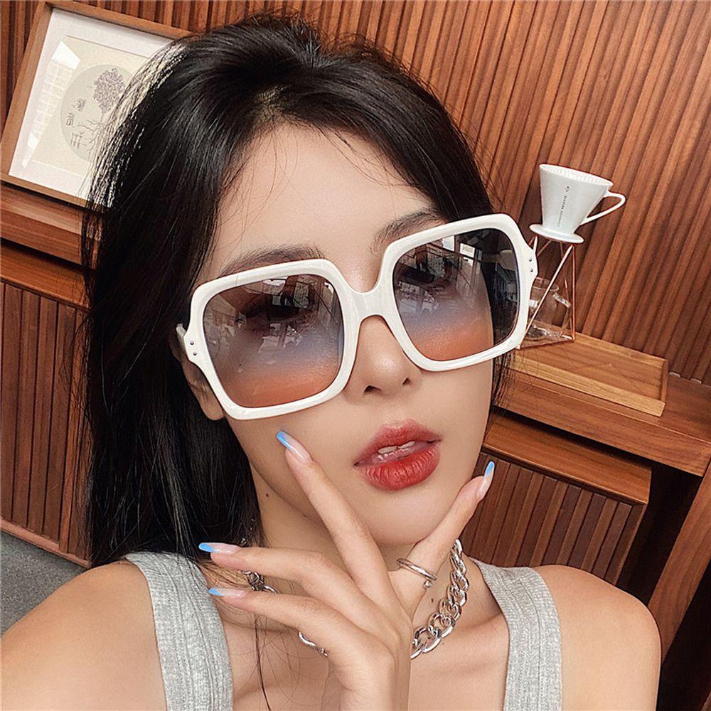 Kính Râm Nữ Chống Tia UV400 Tròng Vuông Màu Ngà