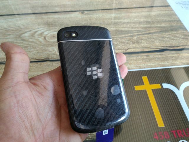 Bộ vỏ đen/trắng đầy đủ của Blackberry Q10