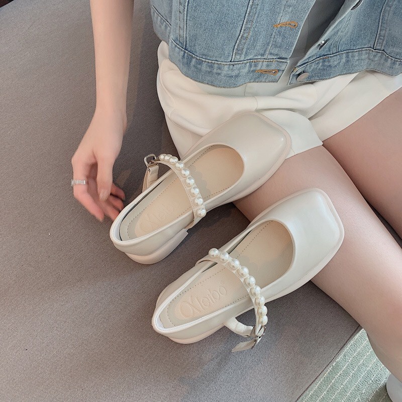 Giày ulzzang lolita mũi vuông phối quai ngọc nữ tính hai màu đen trắng mã K10