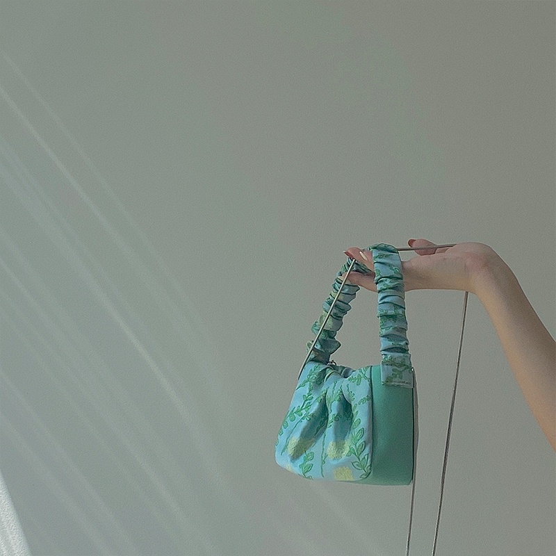 Túi đeo chéo một bên vai IELGY họa tiết hoa nhỏ cá tính