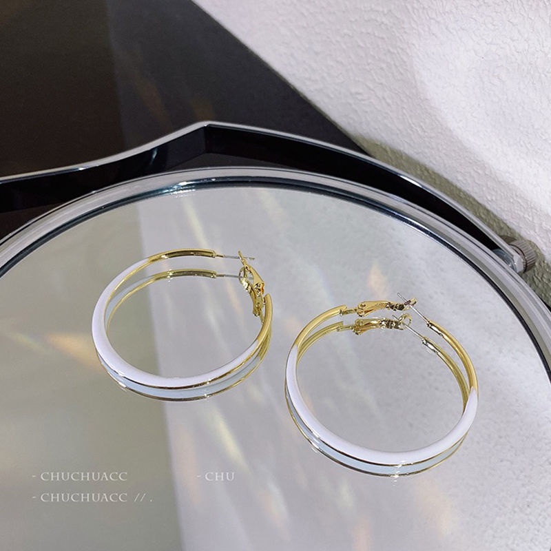 Khuyên Tai Hình Tròn To Phong Cách Pháp Thời Trang 2022 Mới Cho Nữ