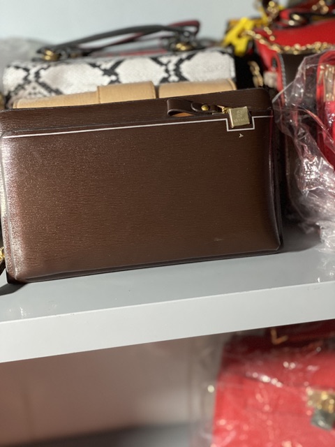 Ví nam cầm tay 220k