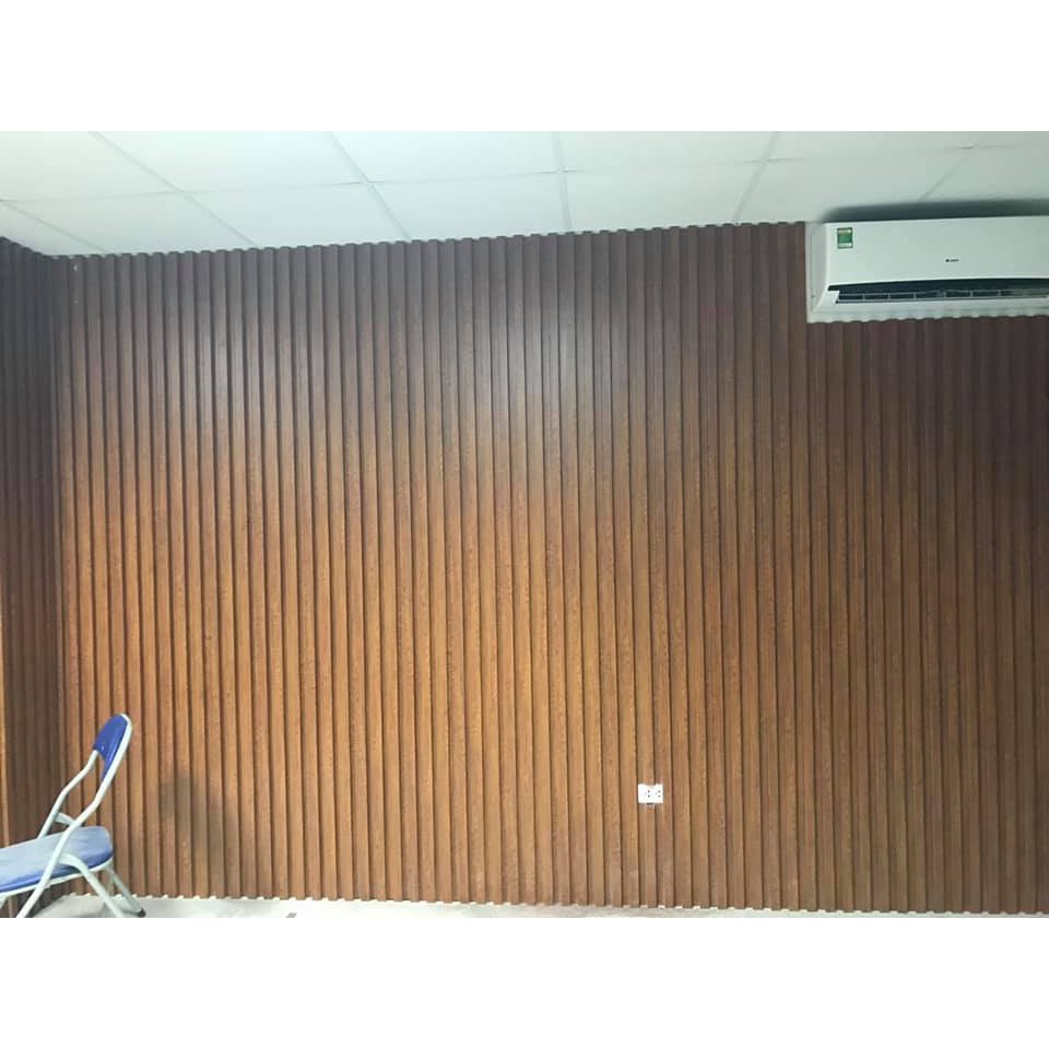 Tấm ốp gỗ nhựa loại 3 sóng to, chịu nước, chịu ẩm, chống cong vênh, mang đến không gian hiện đại