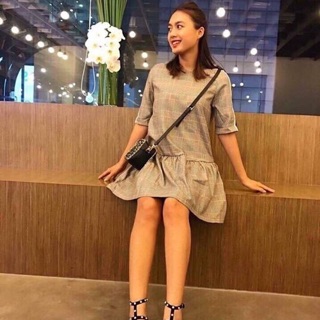 Váy kẻ đuôi cá viền sọc tay