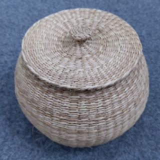 Hộp cói tròn có nắp