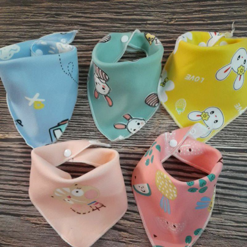 B6 - Yếm Tam Giác Nỉ Cúc Bấm Điều Chỉnh Giữ Ấm Cổ Cho Bé