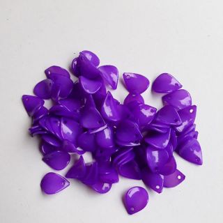 100 gram hoa pha le:cánh mai bóng.