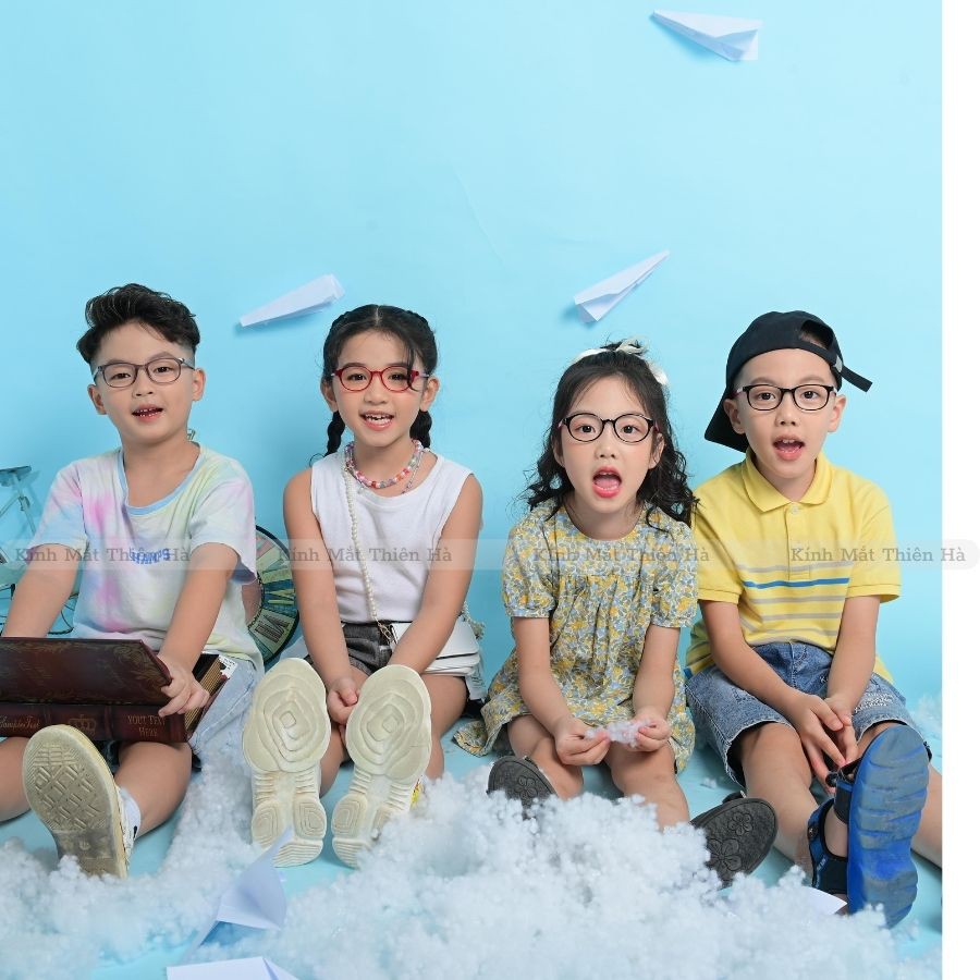 Gọng kính trẻ em Thiên Hà OPTICAL sản xuất Hàn Quốc nhựa dẻo nhẹ an toàn cho da nhiều màu đáng yêu cho bé 5-12t D1045