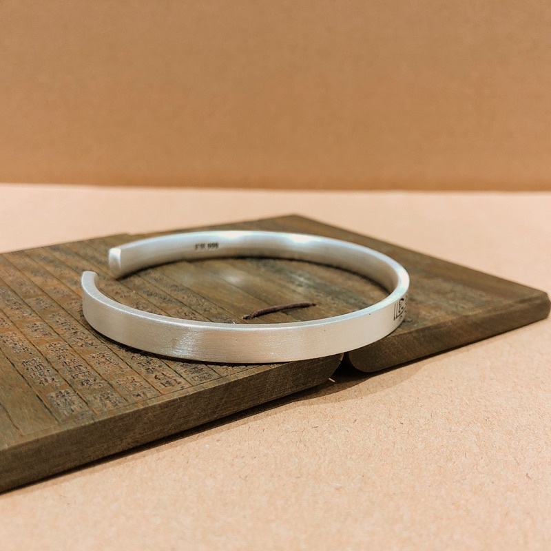 Vòng Tay Khắc Om Mani Padme Hum Tây Tạng