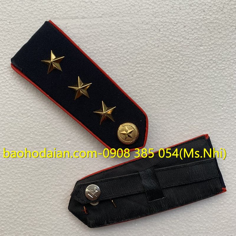 Cầu vai bảo vệ viền đỏ gắn sao đồng