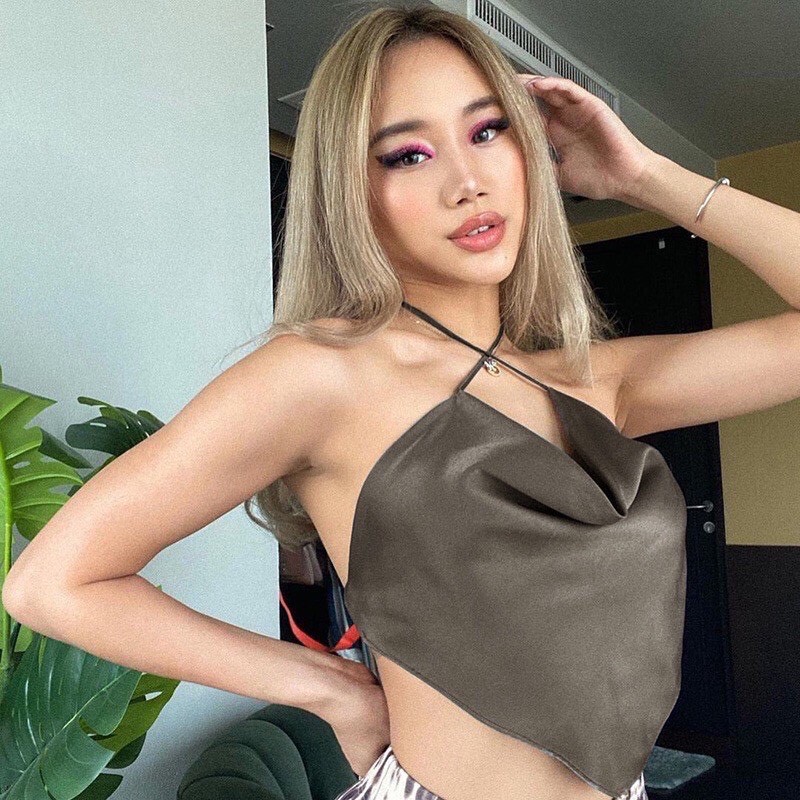 Áo Yếm Lụa Satin Cổ Đổ Cho Nữ Hở Lưng Mặc Được Nhiều Kiểu Phong Cách Sexy Quyến Rũ