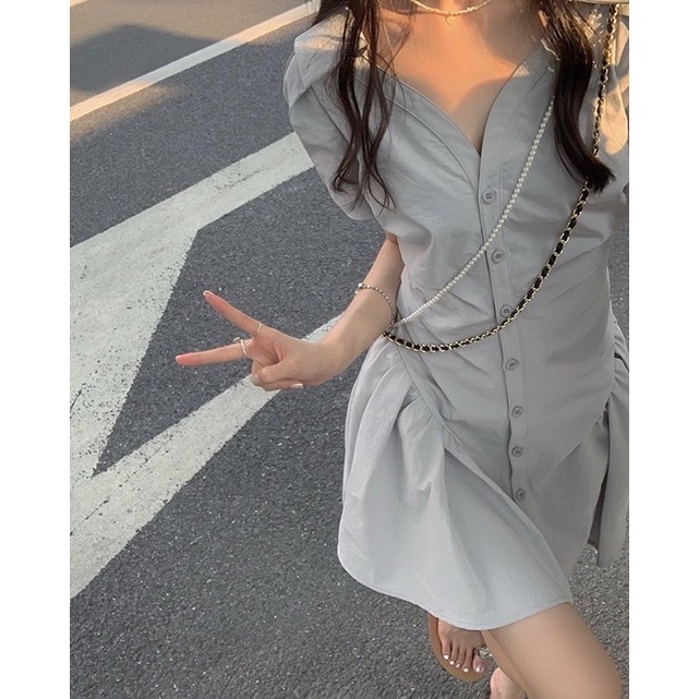 Đầm chiết eo chữ V dáng xoè