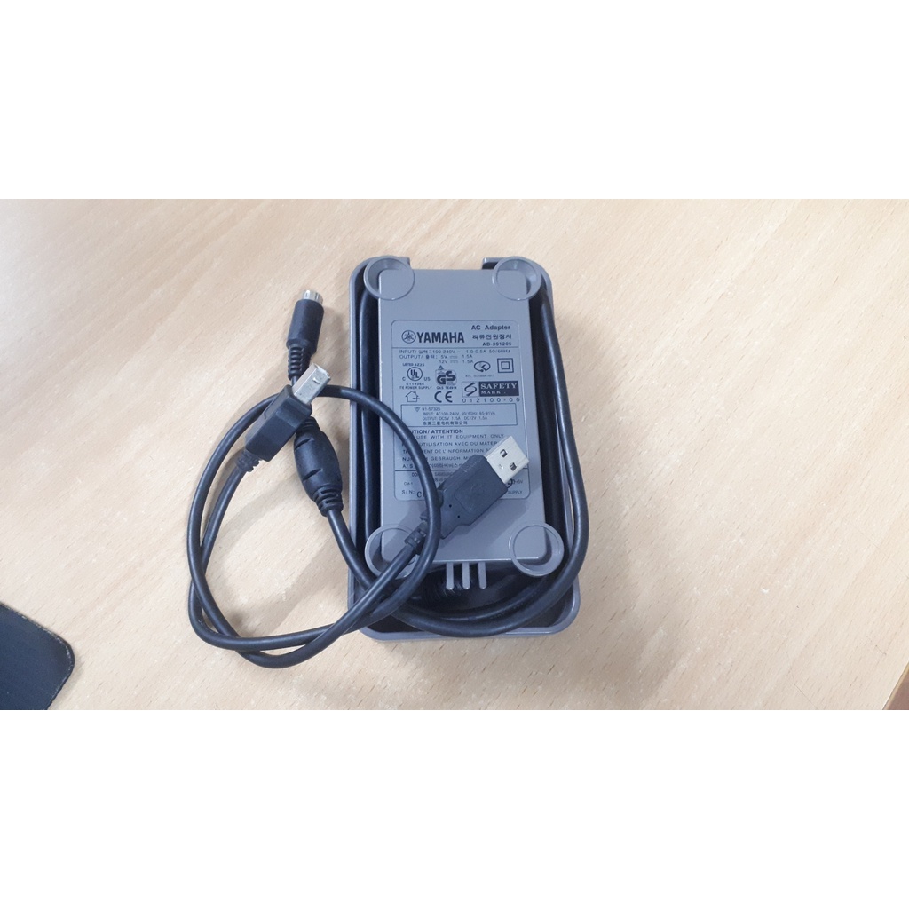 Ổ ghi CD chuyên nghiệp Yamaha 3200