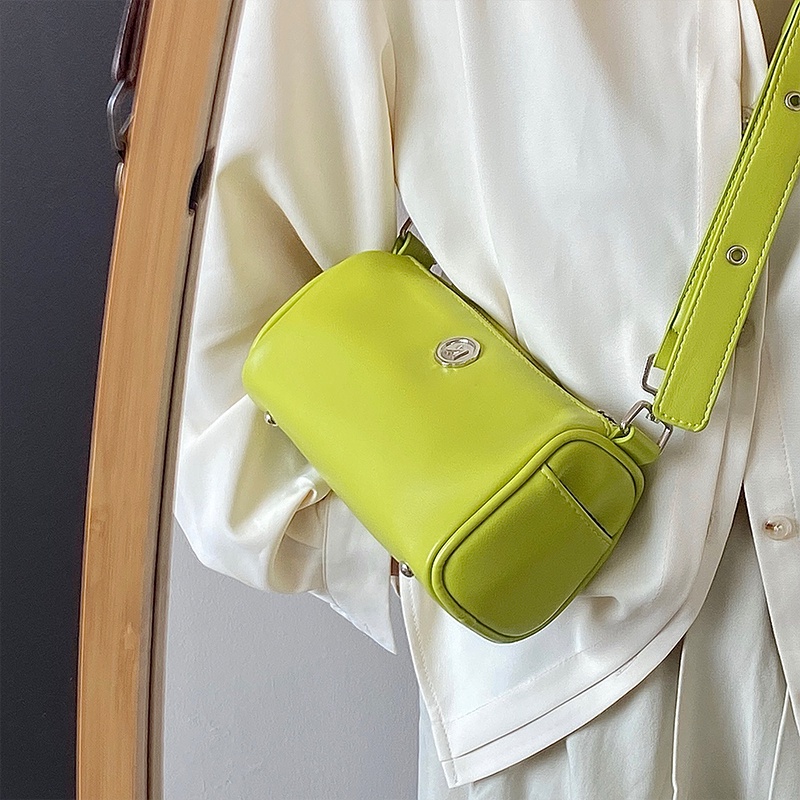 Túi đeo chéo nhỏ IELGY màu xanh lá/ đen có khóa kéo thời trang cho nữ