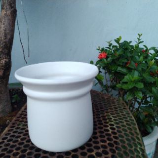 Chậu hình loa gốm Bát Tràng