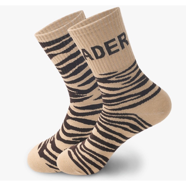 Vớ ADER Ngựa Vằn cao cổ Nam Nữ phong cách thể thao, trẻ trung, năng động.