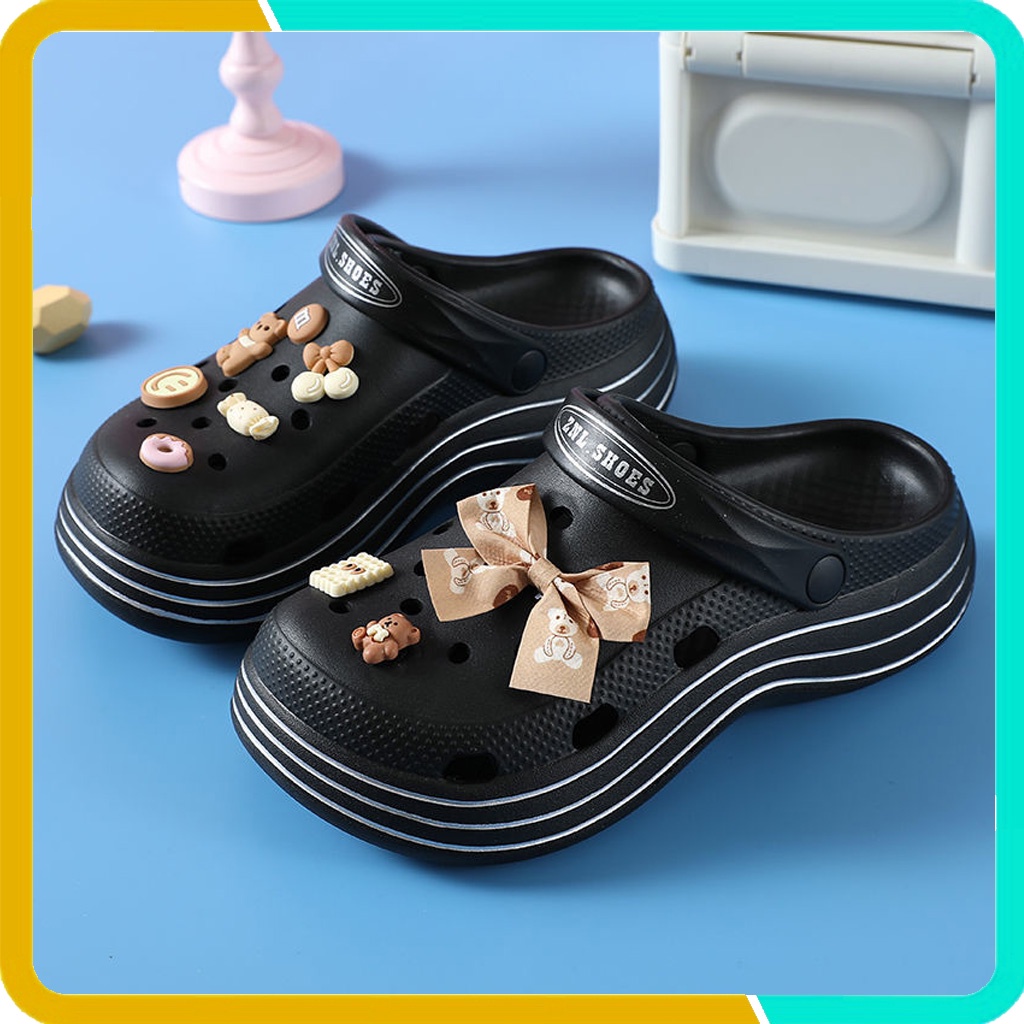Dép Bánh Mì Cross ZNT Đế Cao 5cm, Hình Gấu Trẻ Trung, Kèm Bộ Sticker Như Hình, Mẫu Hot Trong Năm