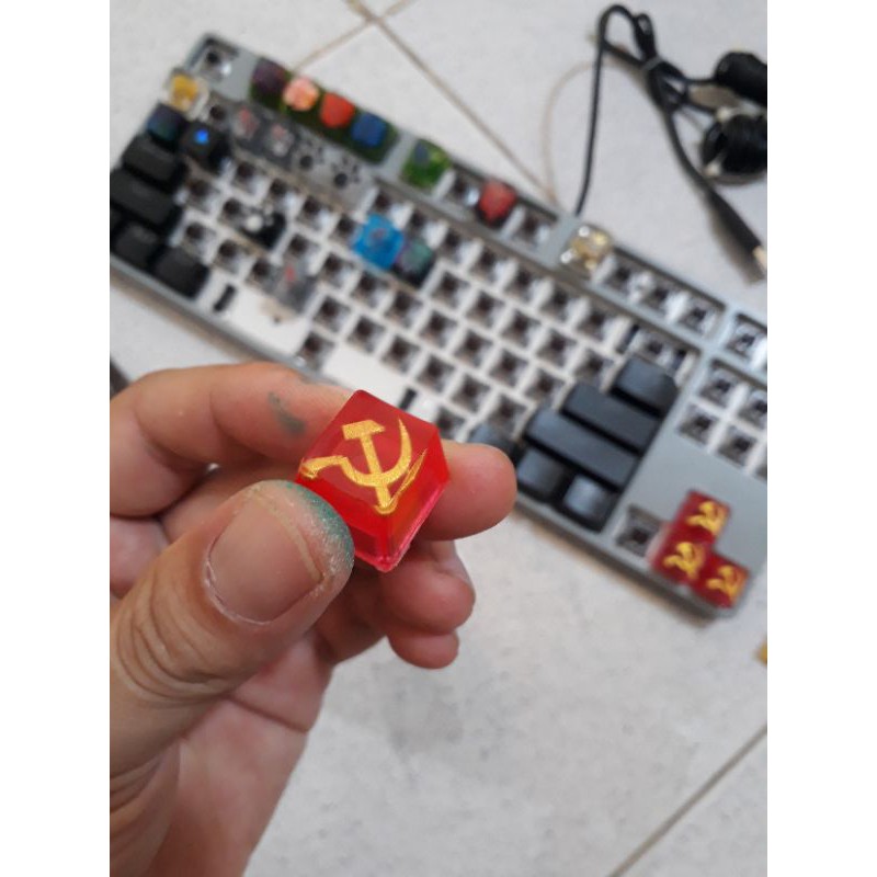 Keycap artisan búa và lưỡi liềm trang trí bàn phím cơ