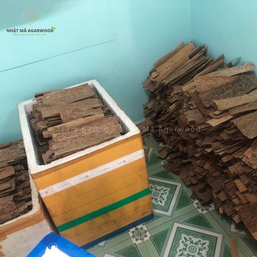 Trầm hương xông nhà, trầm miếng - Nhật Mã Agarwood - Mã 9298 - Tặng than đốt cho túi 50g