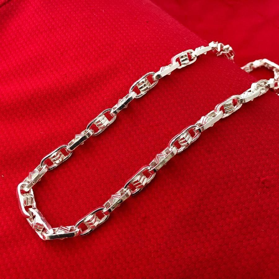 Dây chuyền bạc nam Bạc Quang Thản thiết kế kiểu dây tròn độ dài 50cm, trọng lượng có nhiều lựa chọn chất liệu bạc ta.