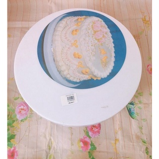 Bàn xoay nhựa màu trắng 31cm được làm bằng nhựa tốt, dùng làm bàn xoay để trang trí bánh kem, dễ vệ sinh sau khi sử dụng