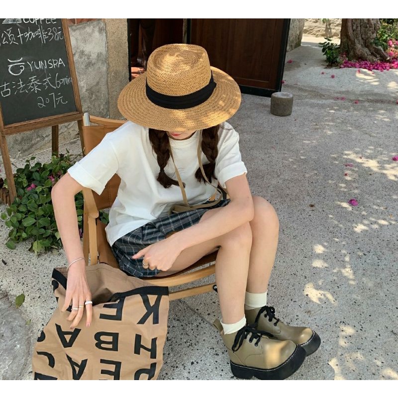Mũ cói rơm vành phẳng nữ mùa hè phiên bản Hàn Quốc chống nắng UV cho kỳ nghỉ Nón đi biển Paris thời trang hàng đầu Pháp
