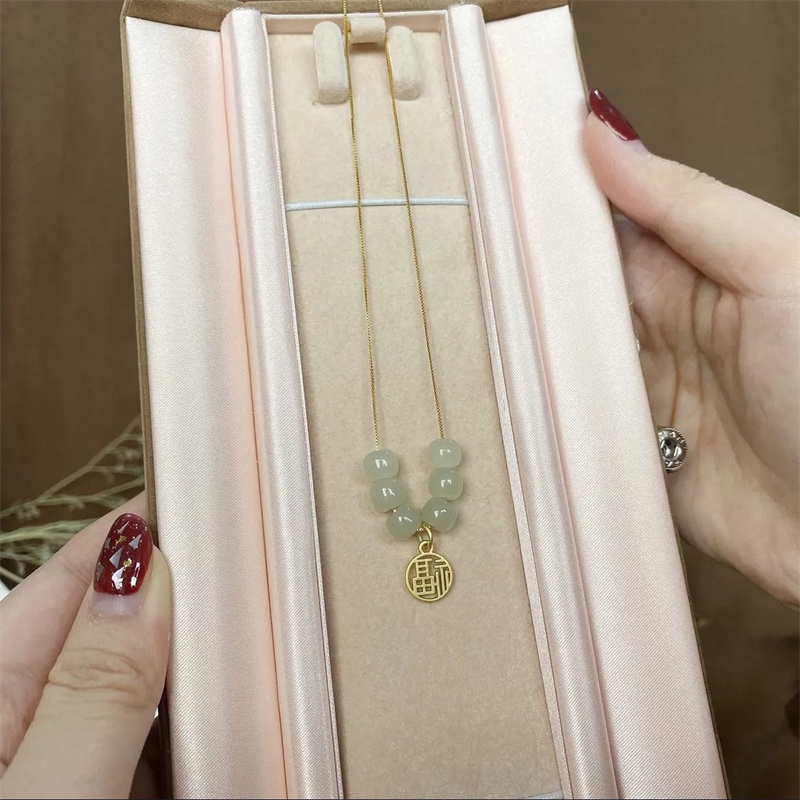 Vòng cổ Vàng Mặt Ngọc Bích Thời Trang