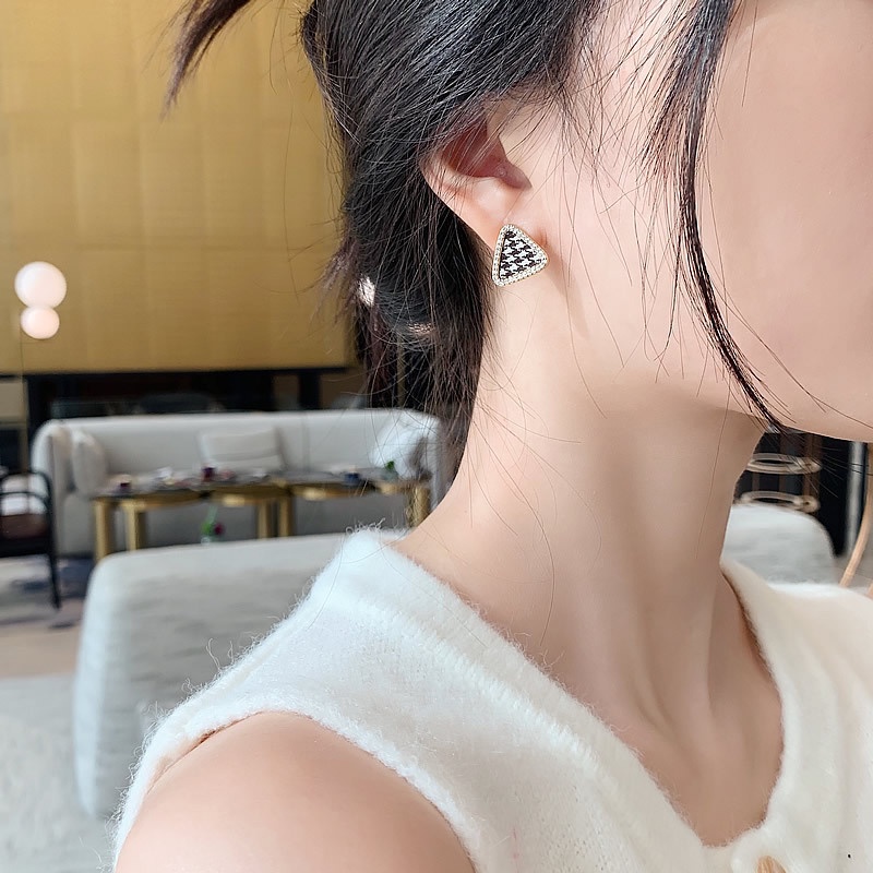 Bông Tai Hình Tròn Họa Tiết Răng Cưa Đen Phong Cách Hàn Quốc Thời Trang