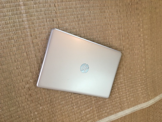 Laptop UFO hp 15 vàng Gold sang trọng đẹp thời trang SSD nhanh xé gió | BigBuy360 - bigbuy360.vn