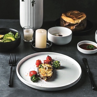 Đĩa sứ Trắng/Đen Cruise, Đĩa tròn phẳng Decor trang trí món ăn phong cách Bắc Âu