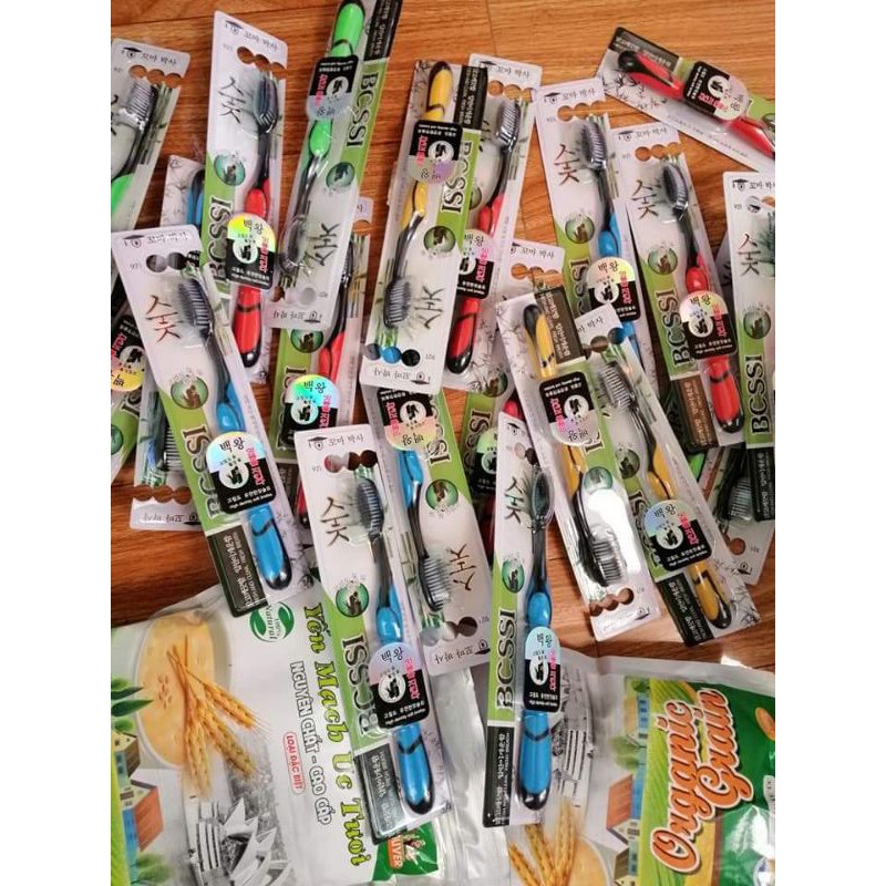 Bàn chải đánh răng than tre