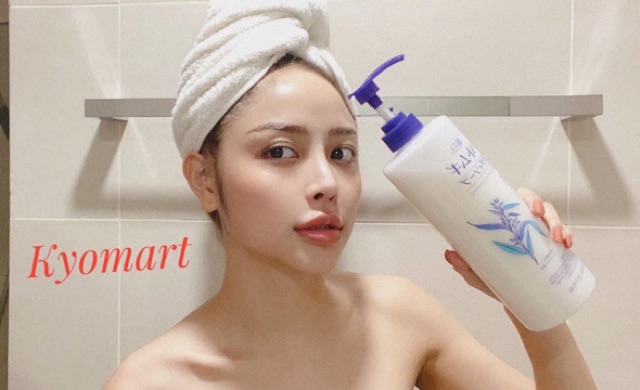 Sữa tắm dưỡng ẩm trắng da Hatomugi Nhật 800ml
