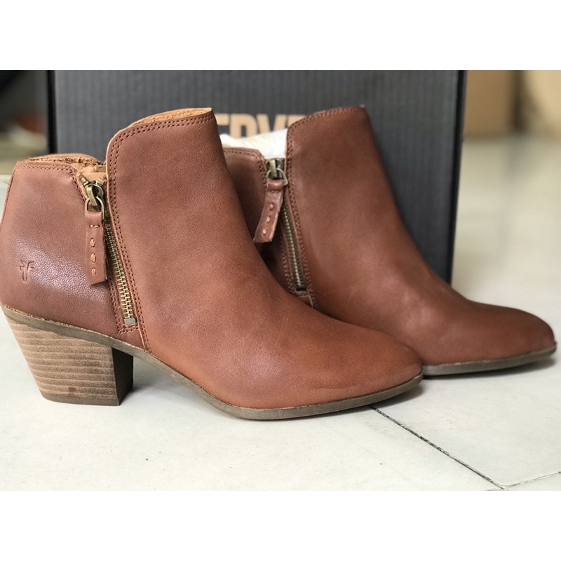 Bốt da chính hãng,cao 6cm, fullbox