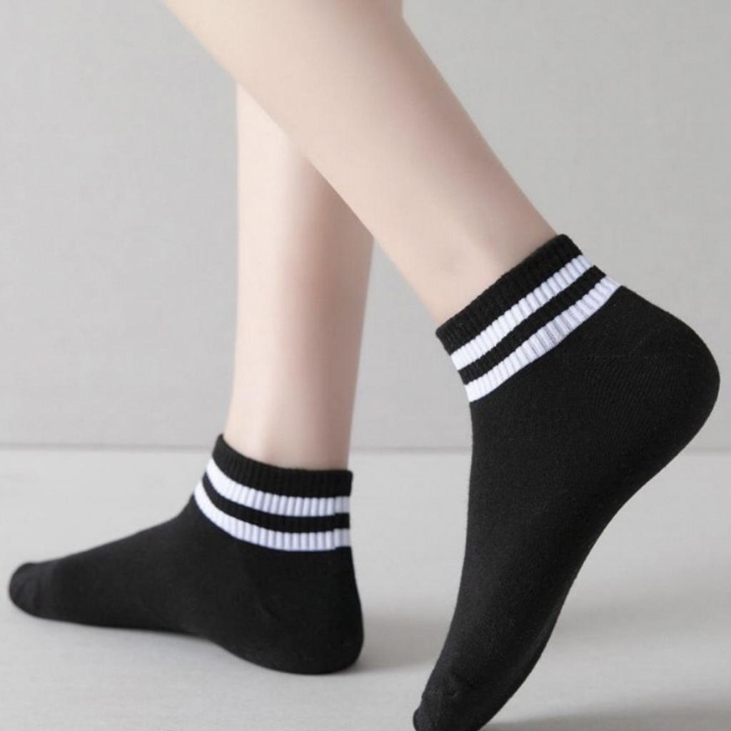 Tất Cổ Cao Nam Nữ Thể Thao Phong Cách Hàn Quốc,Vớ Nữ Nam Đen Trắng Chất Cotton Tông Mềm Thoáng Mát