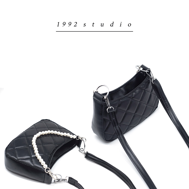 Túi xách nữ/1992 s t u d i o/ / MINI PEARL BAG/ đeo chéo màu đen hoạ tiết trám dễ thương