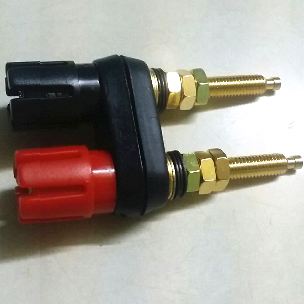 Cọc loa đỏ đen