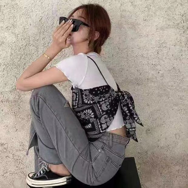 Set Áo Thun Cổ Yếm + Áo Khoác Ngắn Thời Trang Cho Nữ | BigBuy360 - bigbuy360.vn